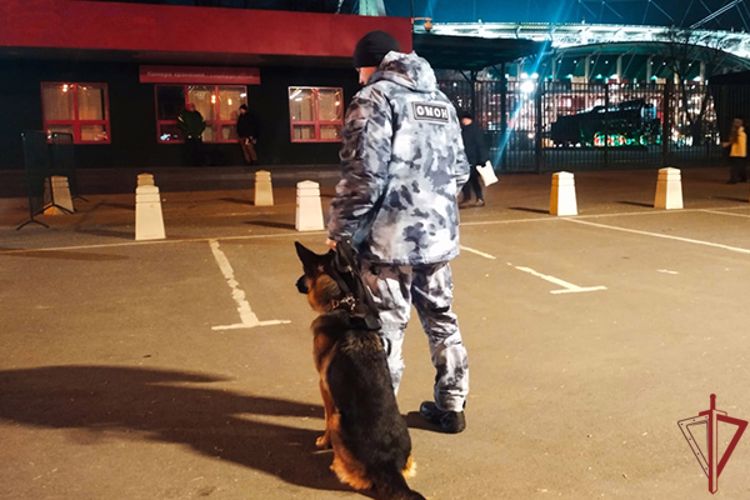 Росгвардейцы обеспечили безопасность на футбольном ретро-матче «Локомотив» - «ЦСКА» в Москве