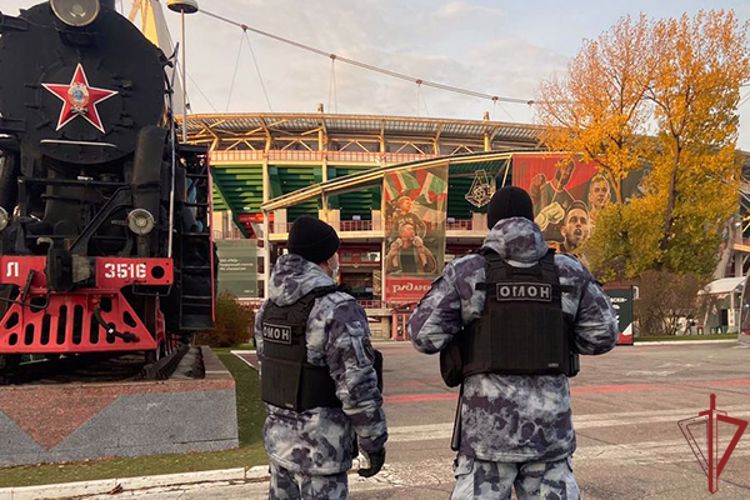 Росгвардейцы обеспечили безопасность на футбольном матче «Локомотив» - «Динамо» в Москве