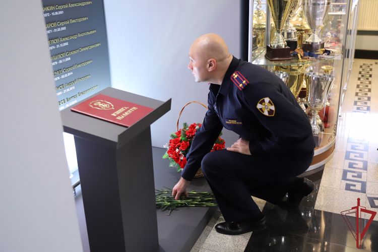 В столичном главке Росгвардии прошли мероприятия, посвященные памяти погибших правоохранителей