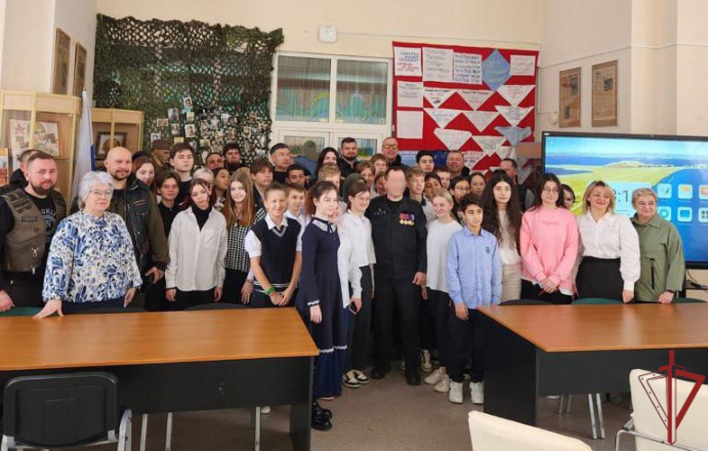 ОМОН «Авангард» и «Ночные волки» провели Урок мужества для московских школьников