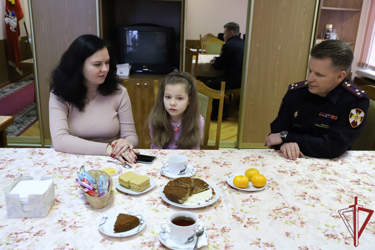 Росгвардейцы исполнили новогодние мечты детей в рамках всероссийской акции «Ёлка желаний»