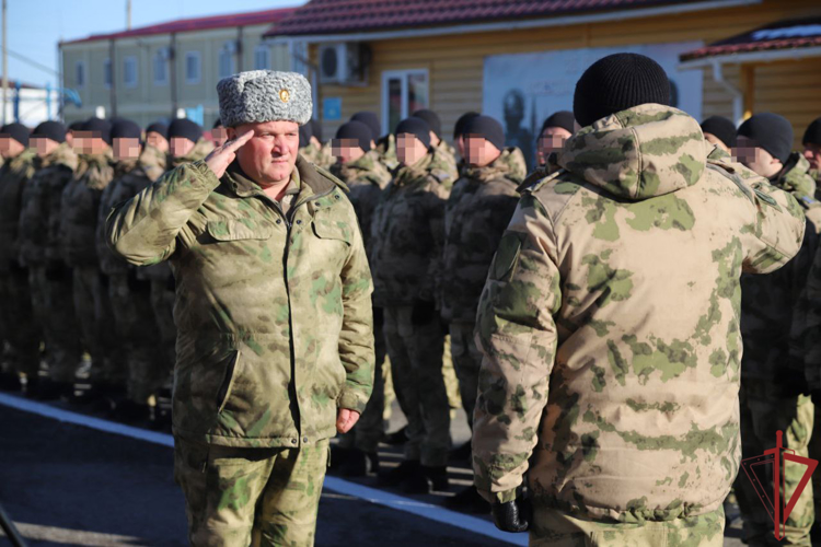 Сотрудников ОМОН «Авангард» поздравили в ОГВ(с) с завершением служебной командировки на Северном Кавказе