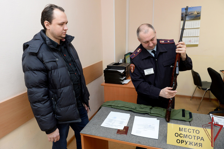 Столичные росвардейцы рекомендуют ограничить оборот оружия в период новогодних праздников
