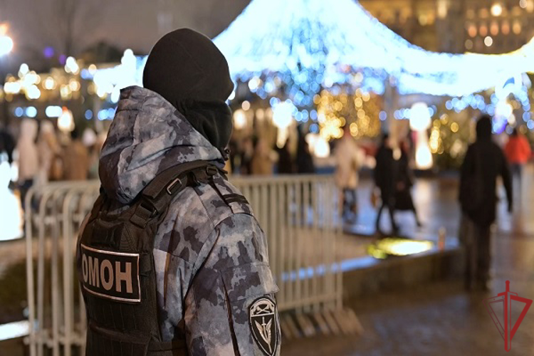 Более 13,5 тысяч росгвардейцев обеспечивали безопасность в период новогодних праздников в Москве