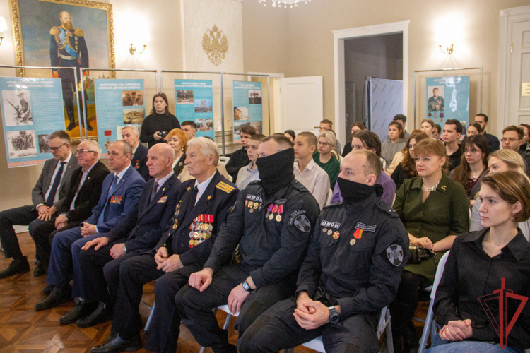 Столичный спецназ Росгвардии принял участие в открытии фотовыставки «Честно выполнили свой долг…»