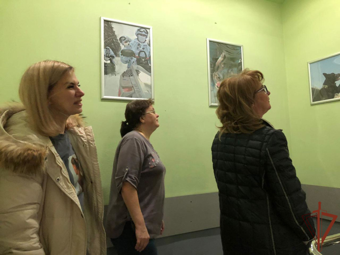 Выставка фоторабот росгвардейцев «На службе Отечеству» проходит в Москве