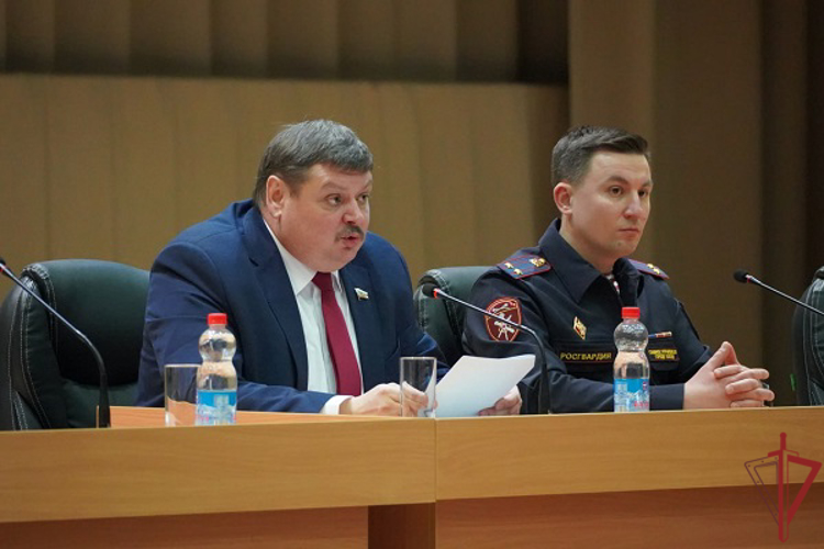 Сенатор РФ провел урок мужества в столичном главке Росгвардии