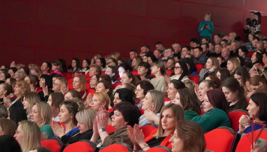 Праздничный концерт к 8 Марта прошел в столичном главке Росгвардии