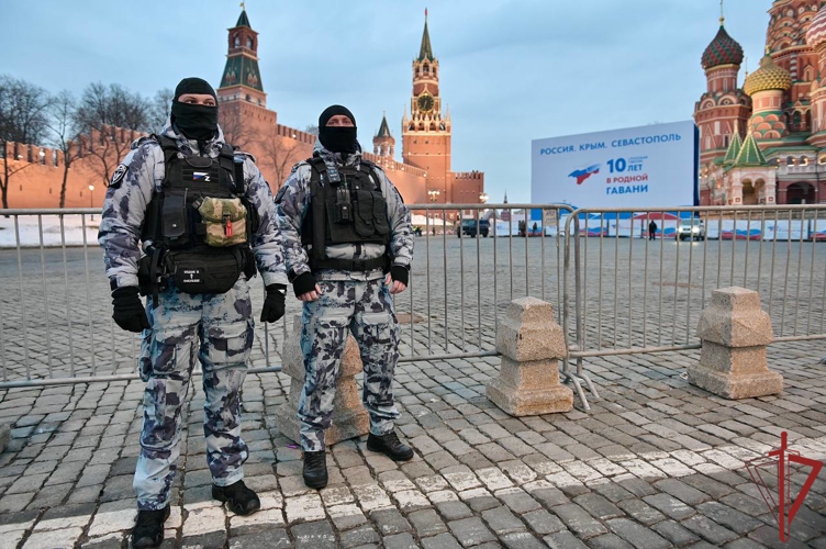 Росгвардия обеспечила безопасность проведения митинг-концерта на Красной площади в День воссоединения Крыма с Россией
