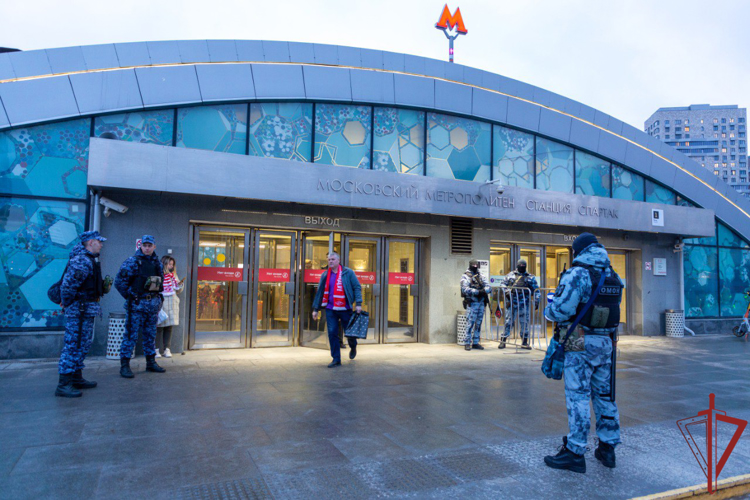 Росгвардия обеспечила безопасность на футбольном матче полуфинала РПЛ в Москве