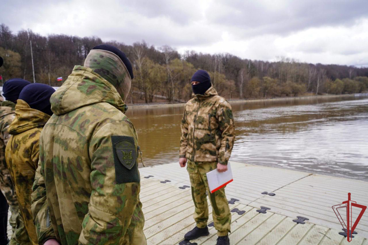 В столичном спецподразделении Росгвардии прошли сборы водолазов