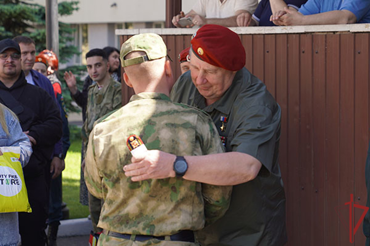В Центре профессиональной подготовки сотрудников вневедомственной охраны имени Героя Советского Союза С.Х. Зайцева Главного управления Росгвардии по городу Москве прошла торжественная церемония принятия присяги курсантами подшефного колледжа