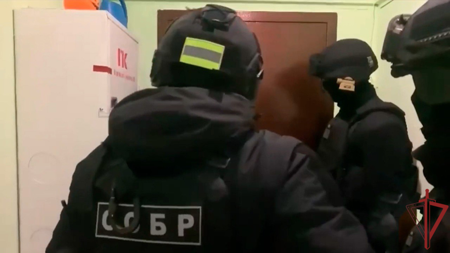 При силовой поддержке СОБР Росгвардии пресечена деятельность преступной группы в Москве (Видео)