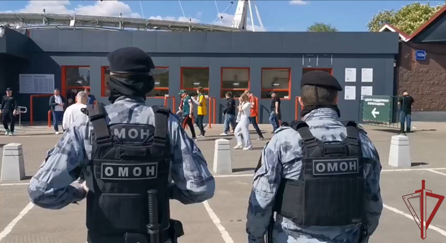 Росгвардейцы обеспечили правопорядок во время футбольных матчей в Москве