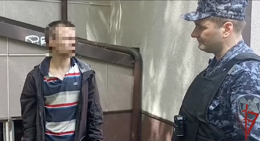 Сотрудники Росгвардии задержали мужчину с наркотиками в Москве 