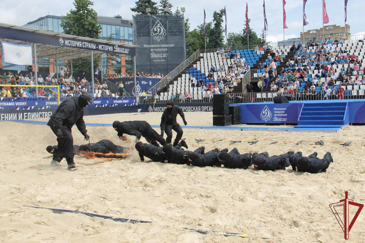 Сотрудники Росгвардии приняли участие в спортивном празднике МГО «Динамо» в Москве