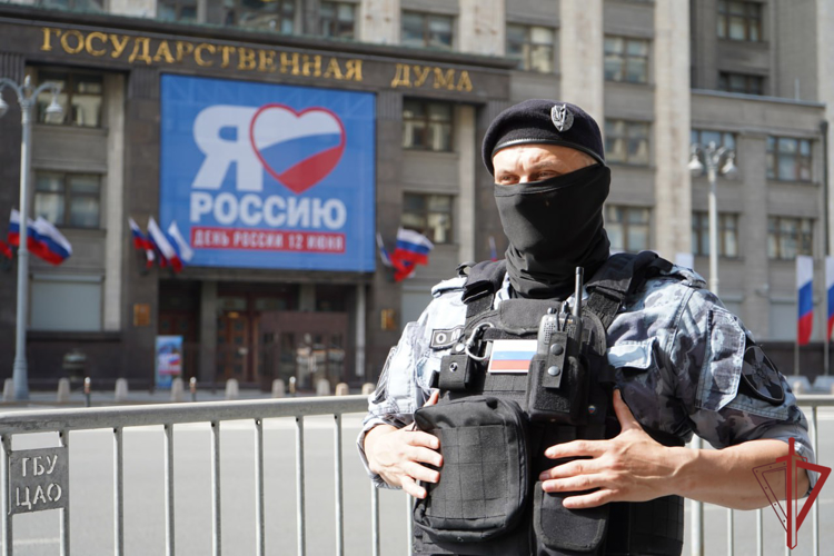 В День России Росгвардия обеспечила безопасность на праздничных мероприятиях в Москве