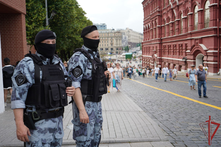 В День России Росгвардия обеспечила безопасность на праздничных мероприятиях в Москве