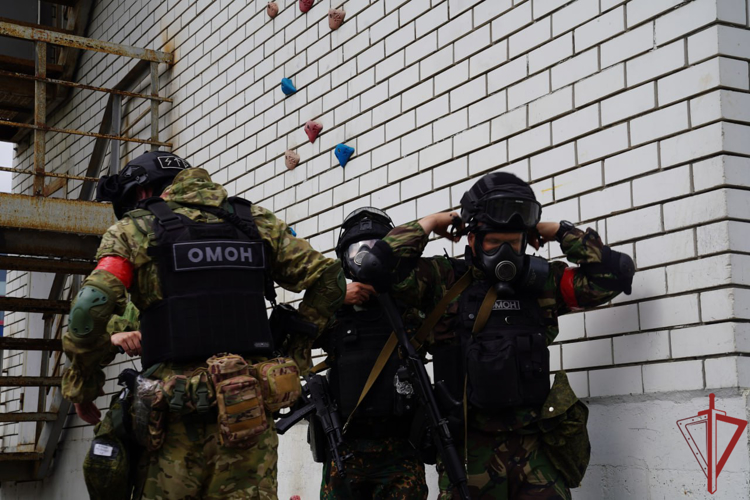 Росгвардейцы провели соревнования по военно-прикладным видам спорта в Москве