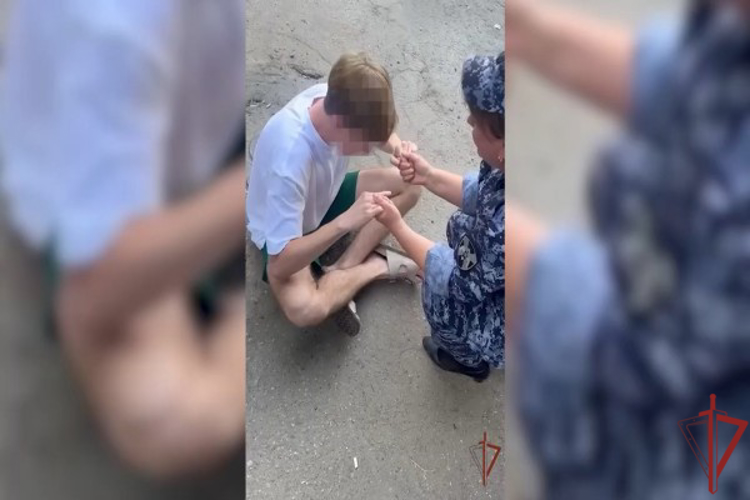 Столичные росгвардейцы оказали помощь молодому человеку с панической атакой