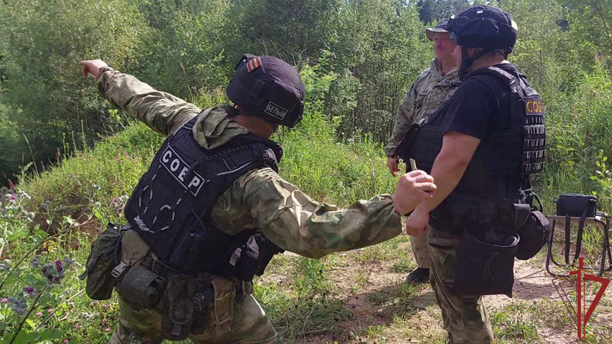 Столичный спецназ Росгвардии провел тактико-специальные занятия