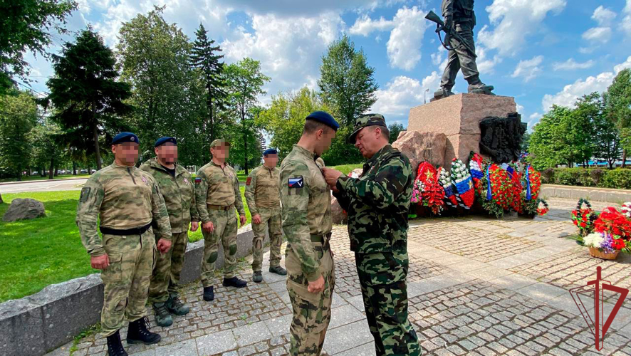 Столичный спецназ Росгвардии почтил память ветеранов на Поклонной горе