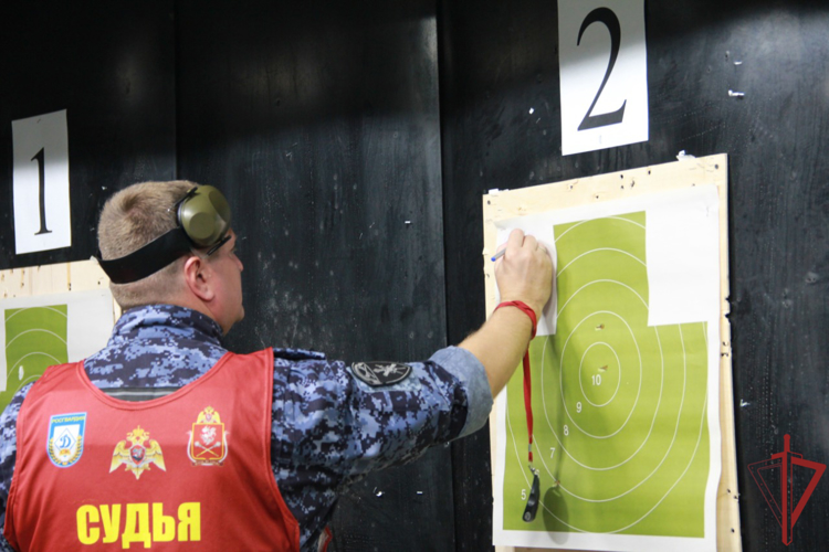 Чемпионат по летнему офицерскому троеборью прошел в столичном главке Росгвардии
