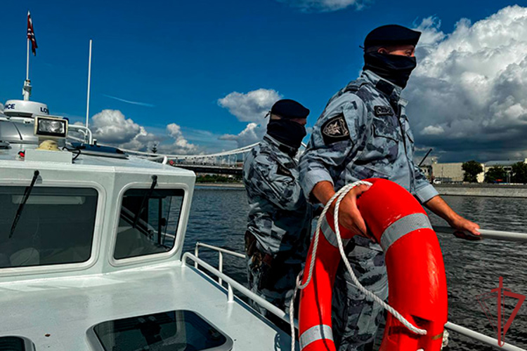 Столичные росгвардейцы обеспечили правопорядок во время празднования Дня воздушно-десантных войск