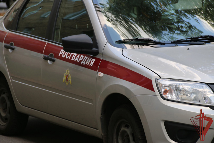 Сотрудники Росгвардии задержали подозреваемую в распространении наркотиков в Москве