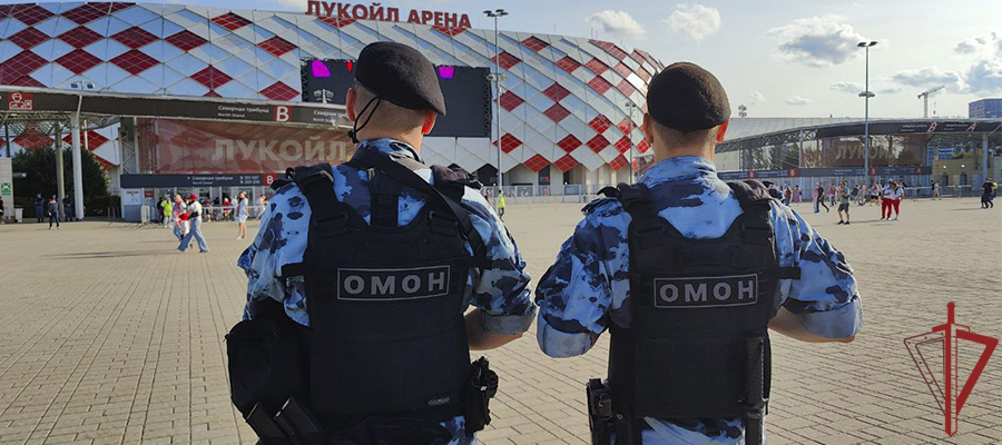 В Москве росгвардейцы приняли участие в обеспечении общественного порядка во время футбольных  матчей 
