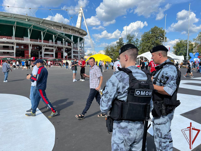 В Москве росгвардейцы обеспечили правопорядок на матче Чемпионата России по футболу