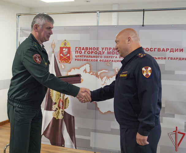 В столичном главке Росгвардии проводили на пенсию начальников отделов