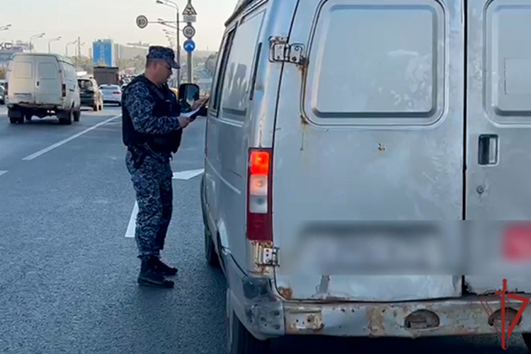 Столичные росгвардейцы задержали автомобиль, находящийся в розыске  