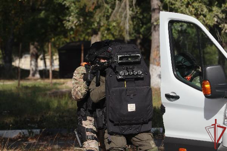 Столичный спецназ Росгвардии прошел боевое слаживание в Подмосковье