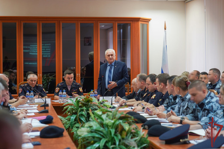 В столичном главке Росгвардии состоялся круглый стол с руководителями органов военно-политической работы