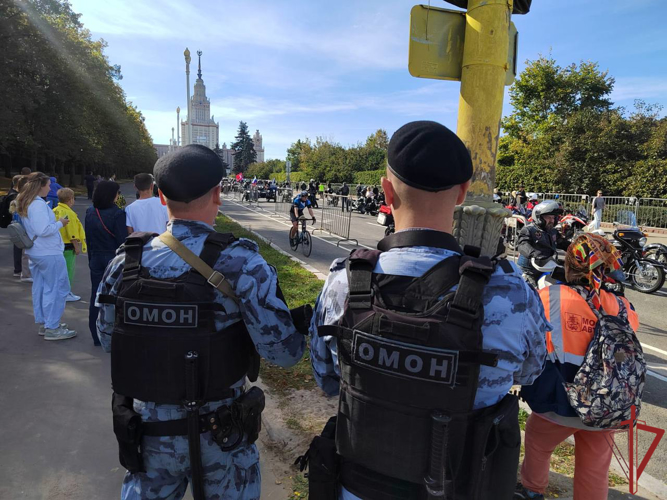 Росгвардия обеспечила безопасность осеннего мотопарада в Москве