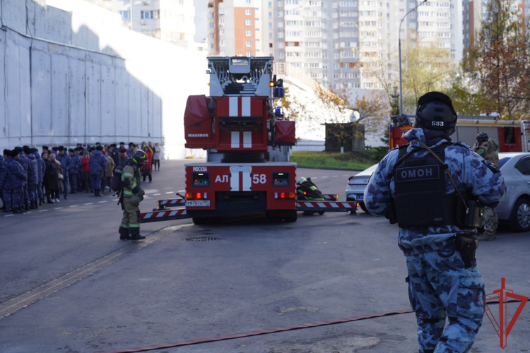 В столичном главке Росгвардии прошли совместные учения с МЧС