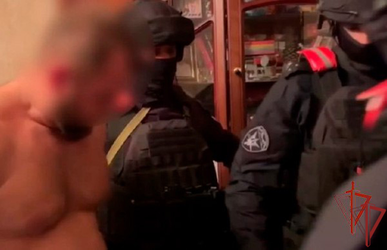 При силовой поддержке СОБР Росгвардии задержан подозреваемый в совершении преступления на юго-западе Москвы (видео) 