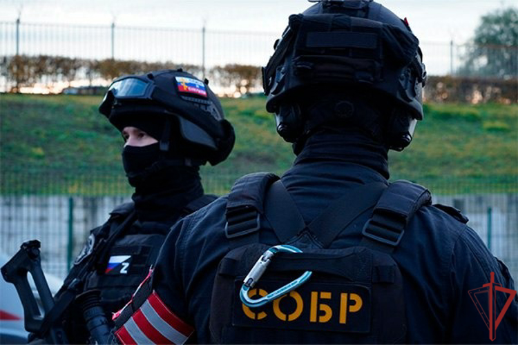 При участии столичного спецназа Росгвардии задержан наркодилер с крупной партией гашиша (видео)