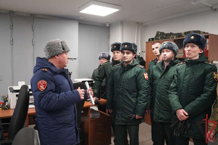 Столичные росгвардейцы провели занятие со слушателями Военно-инженерной академии