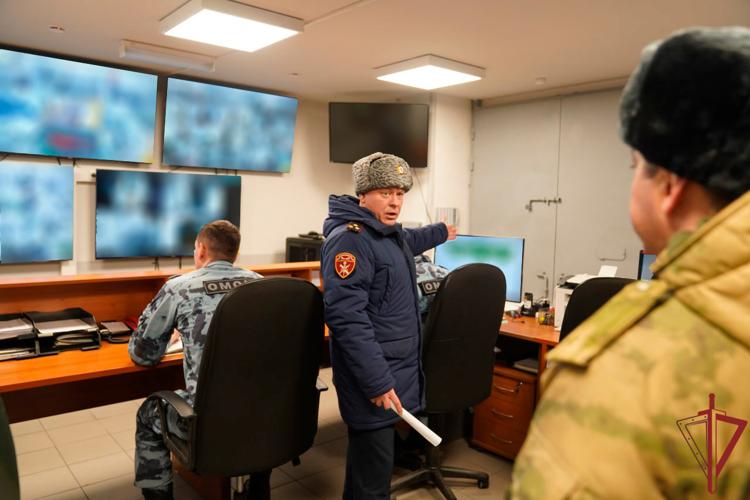 Столичные росгвардейцы провели занятие со слушателями Военно-инженерной академии