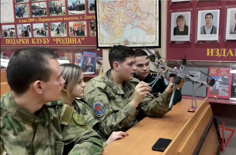 «Росгвардия: курсантский взгляд»: сотрудники столичного ОМОН "Авангард" посетили подшефный колледж 