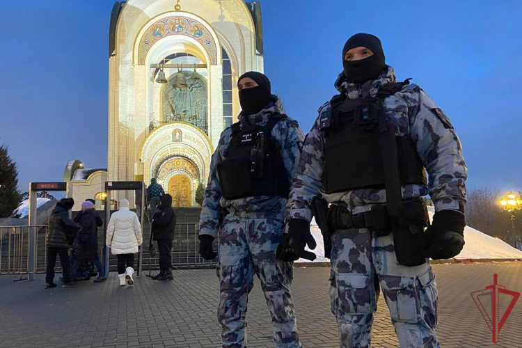 Росгвардейцы обеспечили безопасность рождественских богослужений в Москве