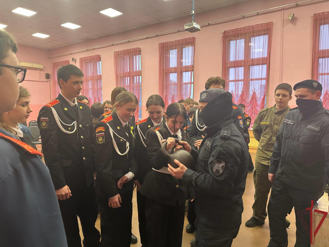 Сотрудники спецподразделения Росгвардии провели мероприятие для московских кадет