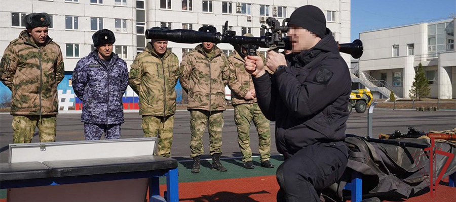 В столичном главке Росгвардии прошли занятия с участниками выездных сборов (видео)