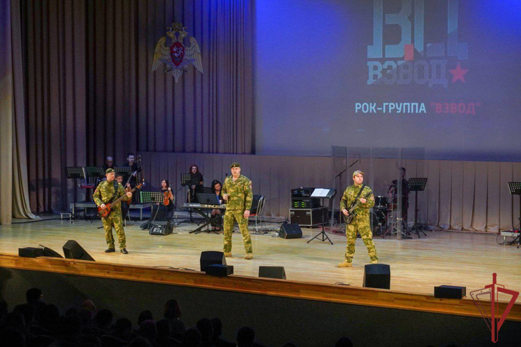 Культовые песни группы «Кино» прозвучали в столичном главке Росгвардии (видео)