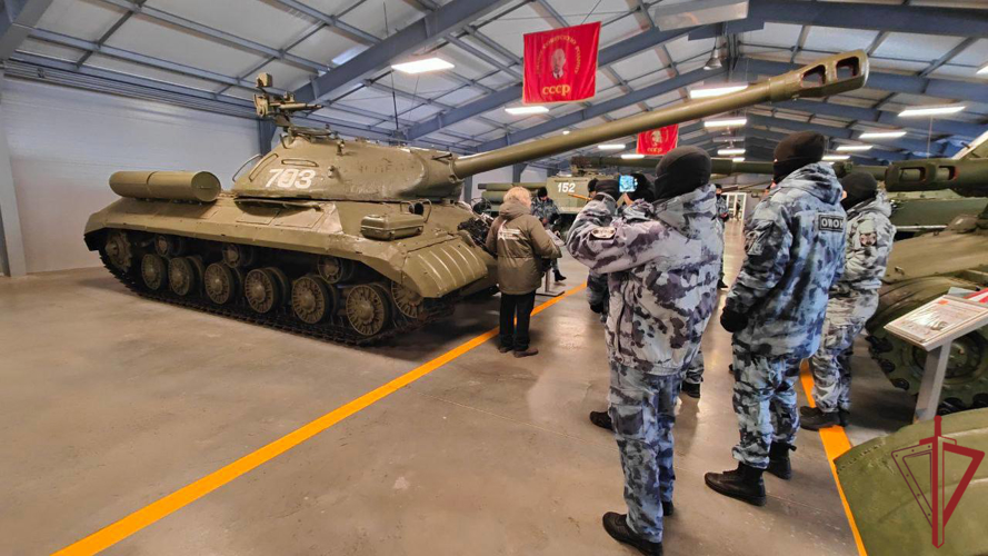 Сотрудники Росгвардии посетили парк «Патриот» в преддверии  празднования Дня Победы