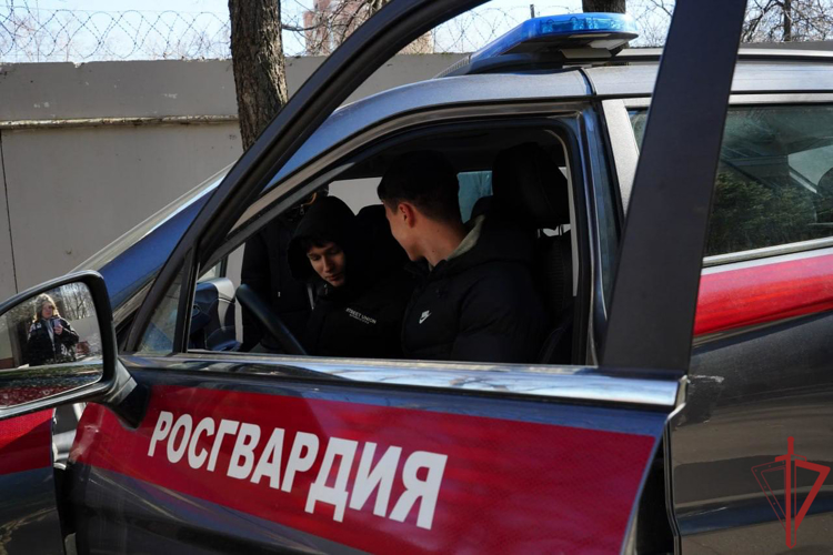 Столичные росгвардейцы провели день открытых дверей для студентов