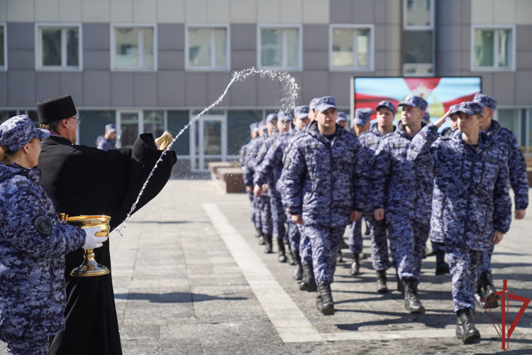 Выпуск слушателей центра профессиональной подготовки сотрудников вневедомственной охраны состоялся в столичном главке Росгвардии (видео)
