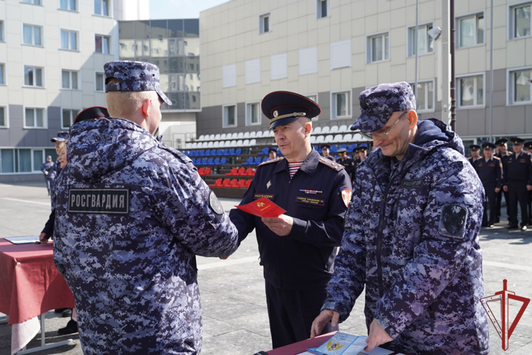 Выпуск слушателей центра профессиональной подготовки сотрудников вневедомственной охраны состоялся в столичном главке Росгвардии (видео)